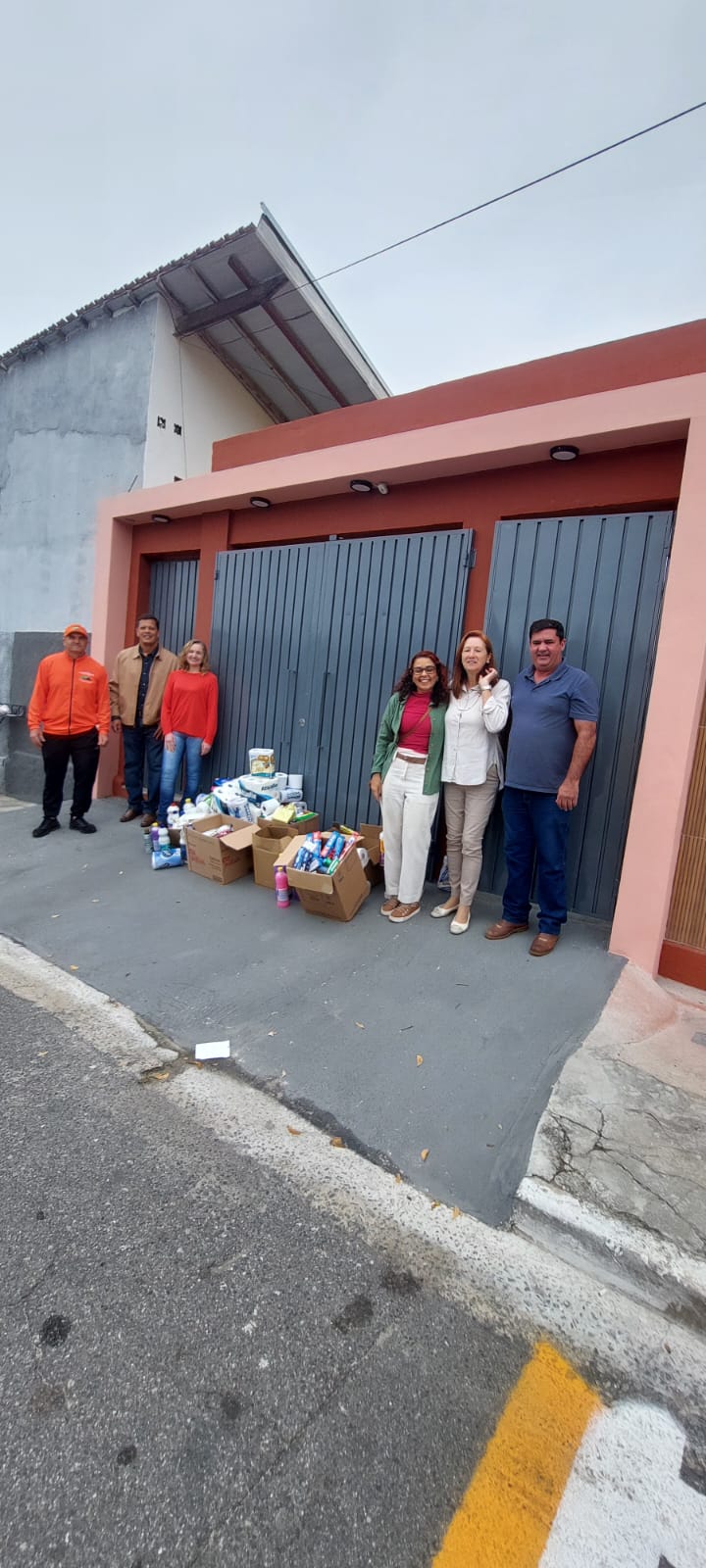 Sindicato Rural de Pindamonhangaba faz entrega ao Lar Imã Júlia